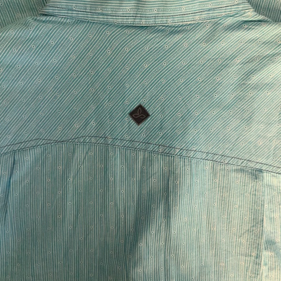 Prana short sleeved button down - Picture 3 of 5